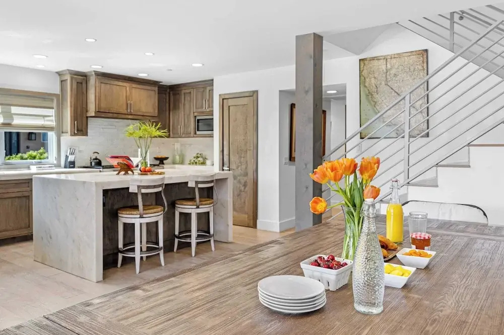200 East Balboa Oceanview Rooftop Steps to Sand, Pier, Boardwalk & Dining