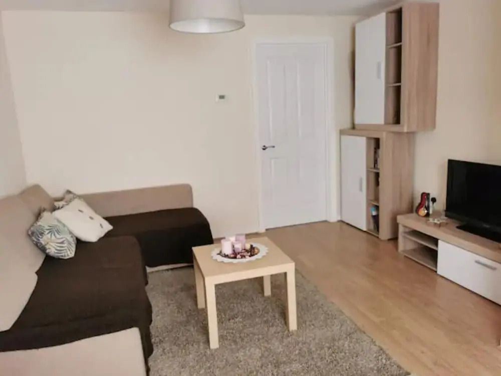 Entire 3 Bedroom House Manchester Free Parking