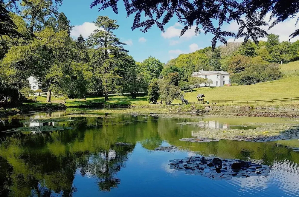 Rosecraddoc Manor - Lakeview