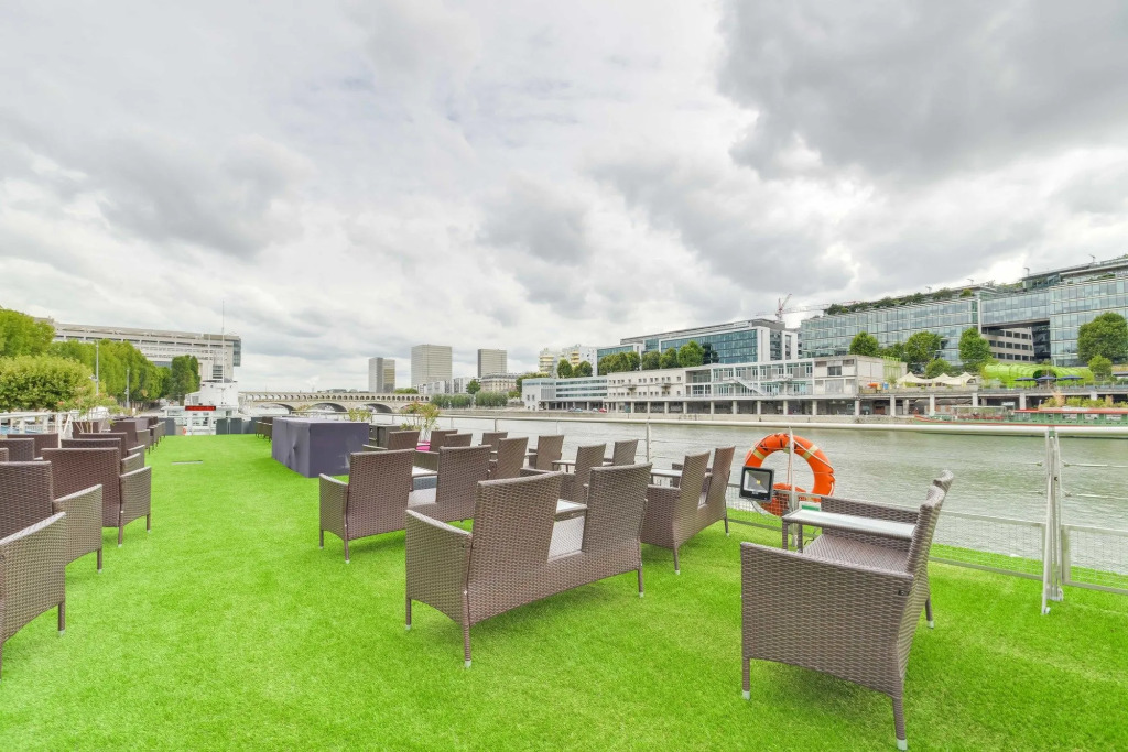 VIP Paris Yacht Hôtel & Spa
