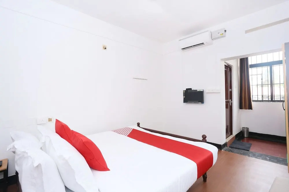 SPOT ON 45302 Kaveri Tourist Home