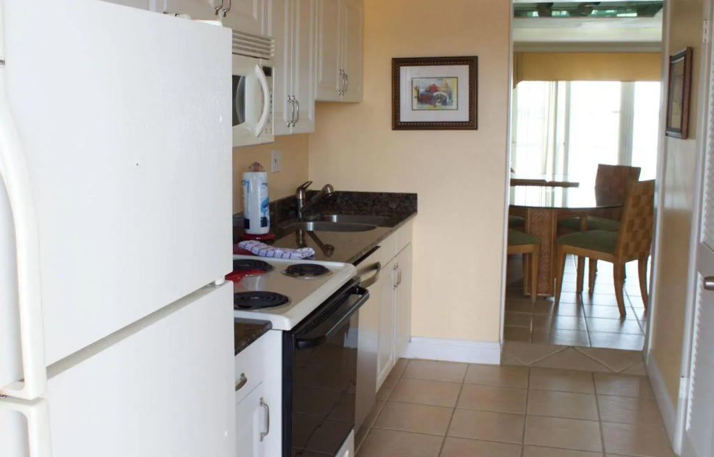 Palm Beach Waterfront Suites