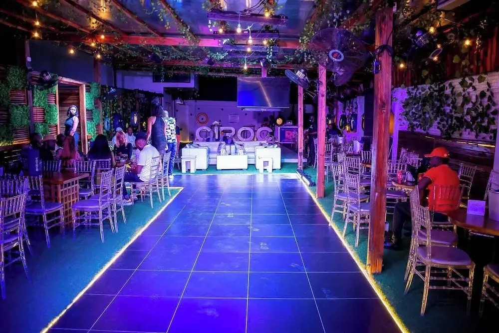 Montcrest Hotel & Lounge