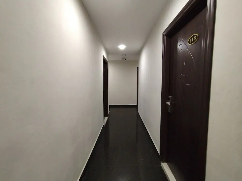 OYO 90668 Joy Inn