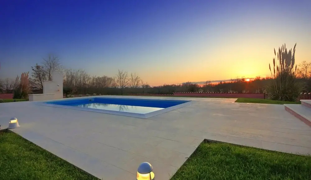 Gorgeous Villa With Private Swimming Pool and Covered Terrace