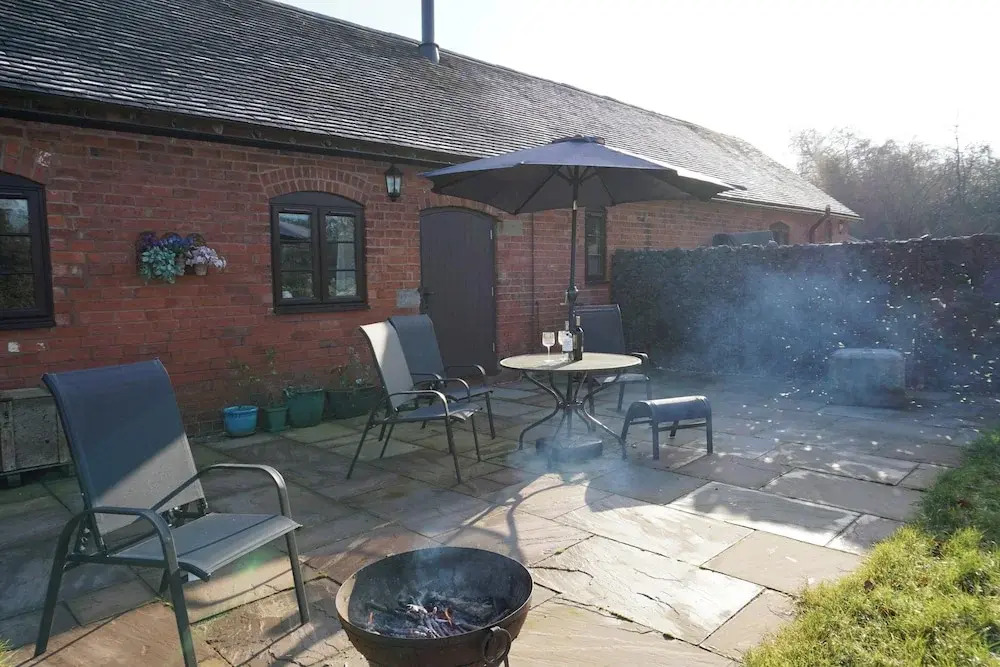Tranquil Farlow Retreat, Sleeps 4 With Parking