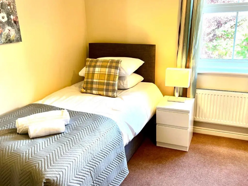 Beautiful 3-bedroom house, city centre, parking