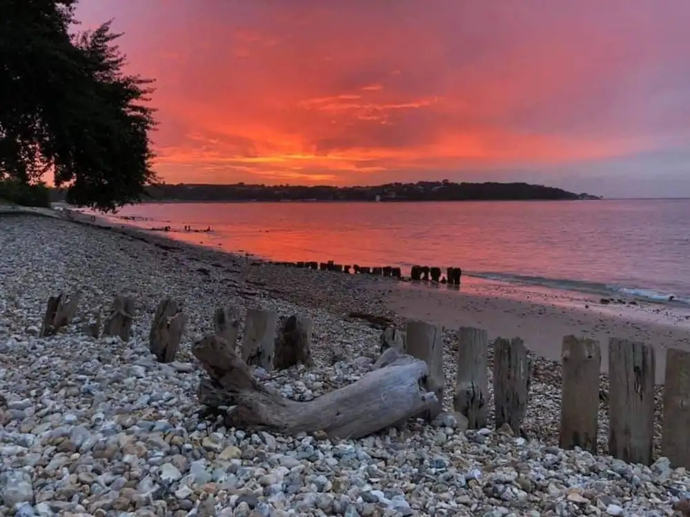 Bembridge Harbour Yurt - Log Burner - WiFi