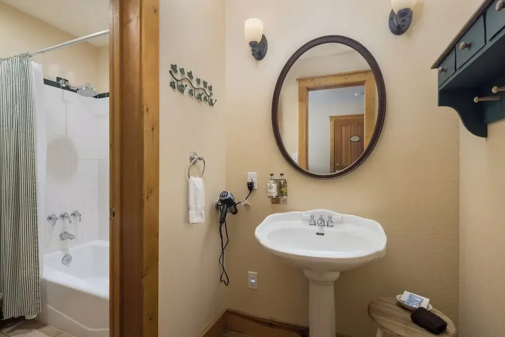 Sunflower Hill Inn