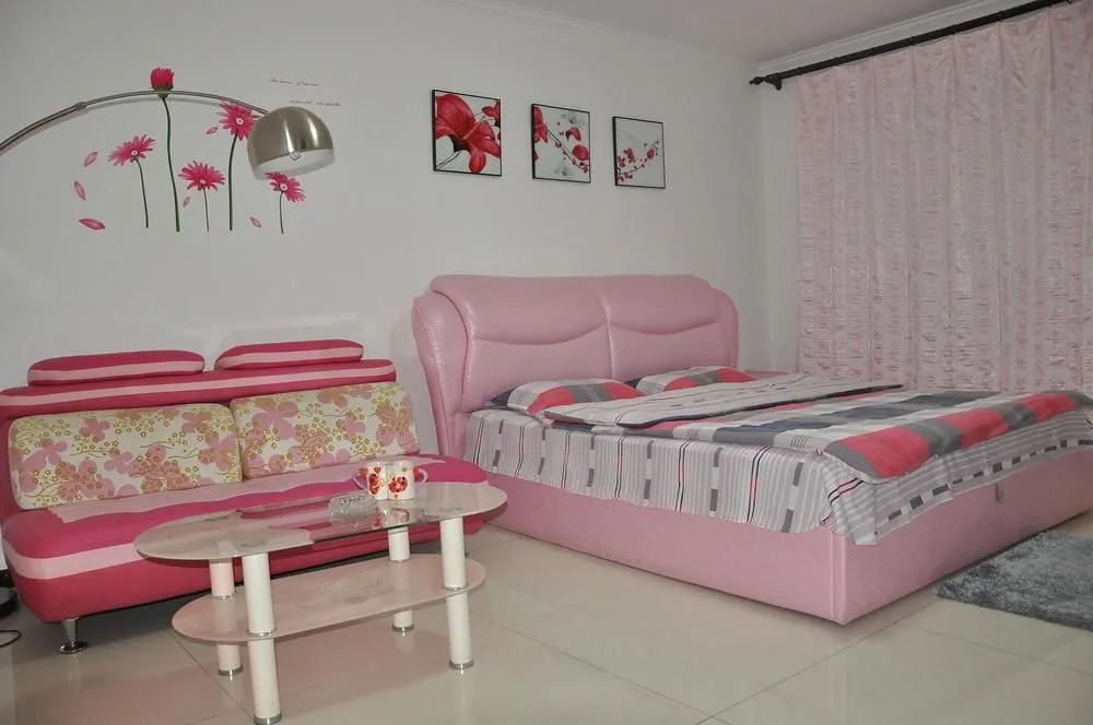 Yuxuan Theme Apartment
