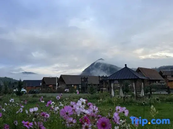 Hewu Nova Cabin (Old Village, Beautiful Peak Station, Hewu Bridge Store)
