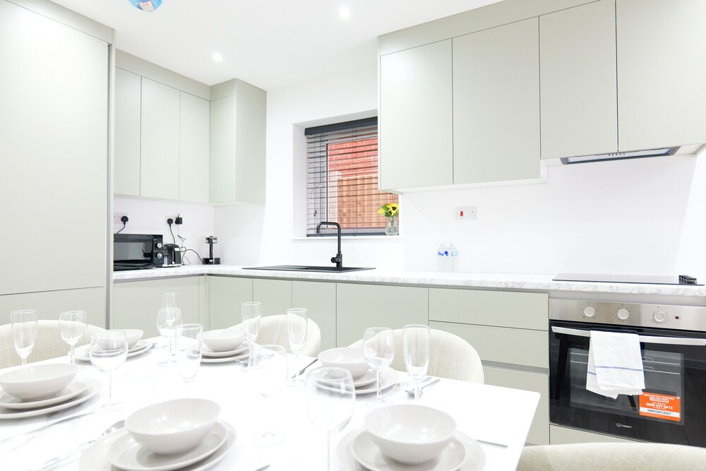 The Wembley Chic Retreat 3 Bed Flat