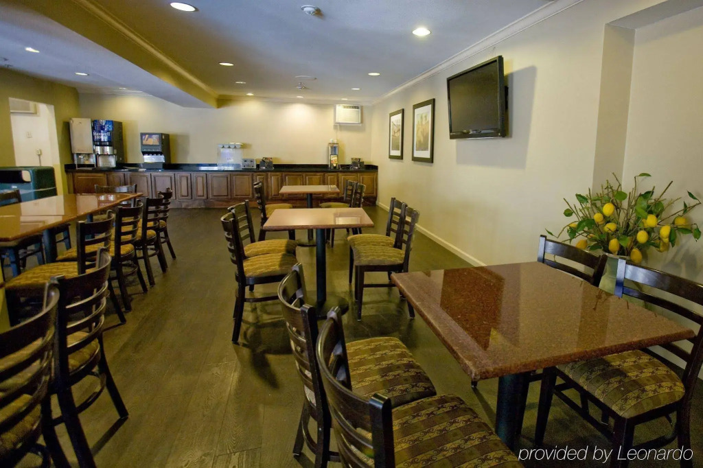 The Anza-a Calabasas Hotel