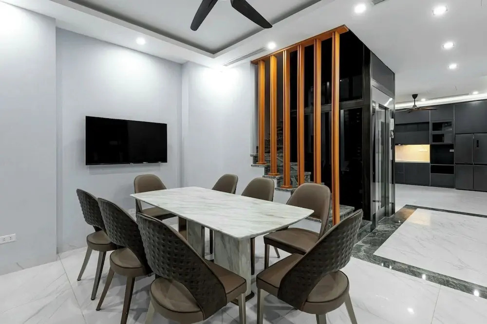 Ami House