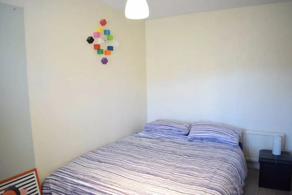 1 Bedroom House Near The City Accommodates 4