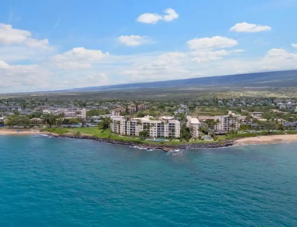 Royal Mauian, #218^ 3 Bedroom Condo by RedAwning