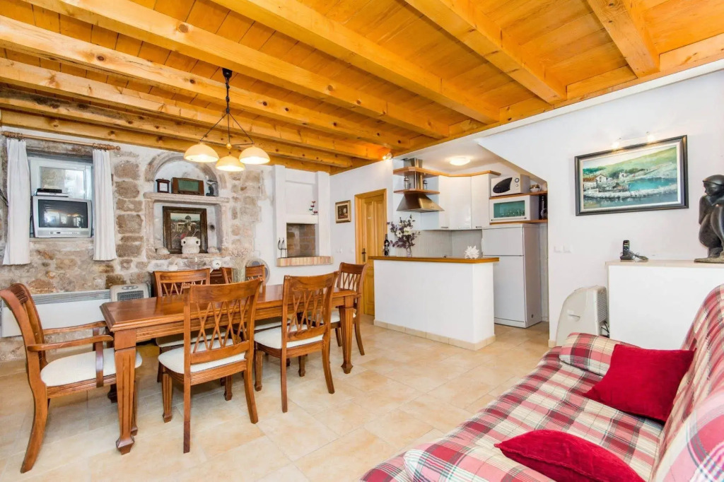 Foteza Apartments