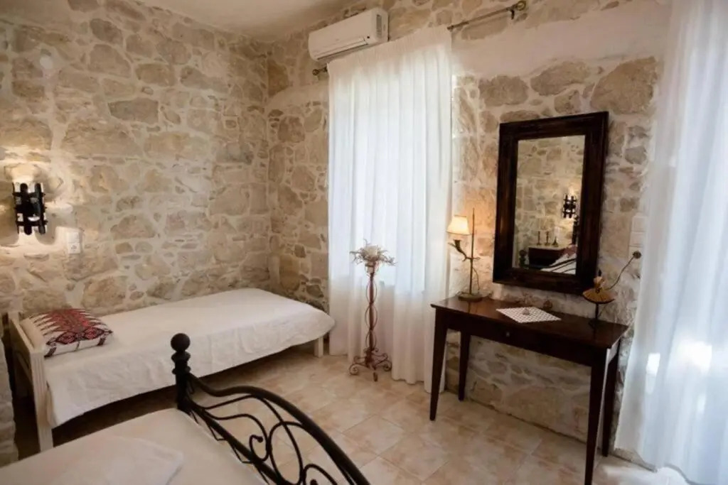 Traditional House 1 with Pool