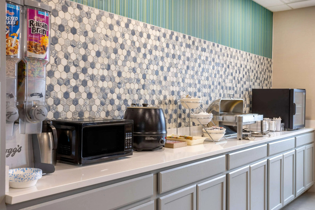 Wingate by Wyndham Waldorf - Washington DC Area