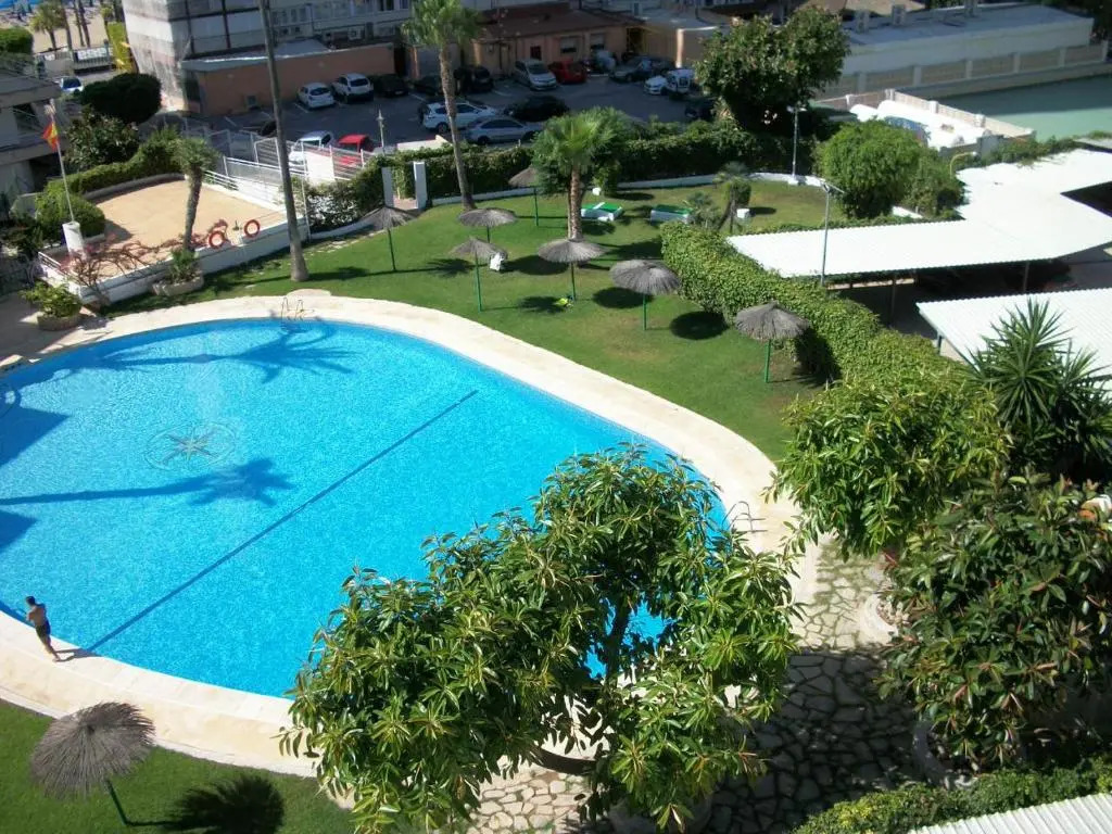 Apartamento Mediterraneo, muy centrico y comodo, soleado, con jardines y piscina, y andando a la playa, con garaje comunitario