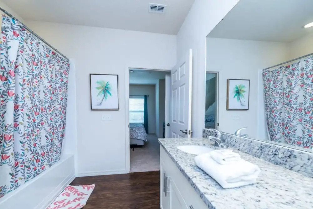 Lucaya Village - 9006 Shine Drive