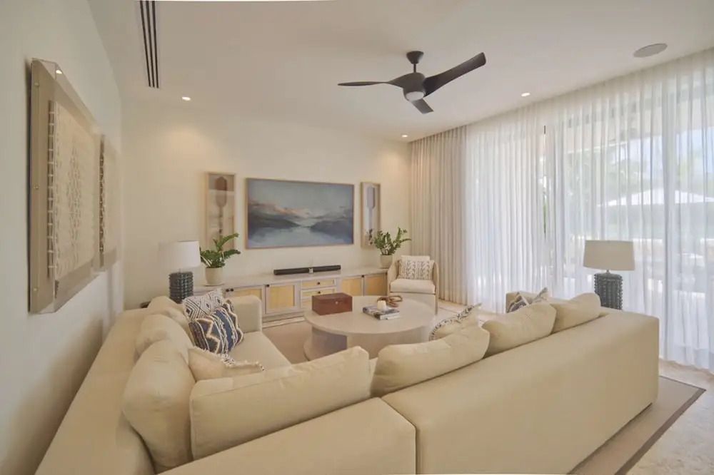 Modern Lake Villa With English Speaking Staff in Golf and Beach Resort