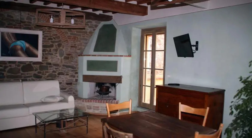 Residenza Fra Le Torri - Charme & Art Gallery Home