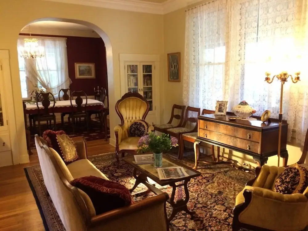 Barretta Gardens Inn