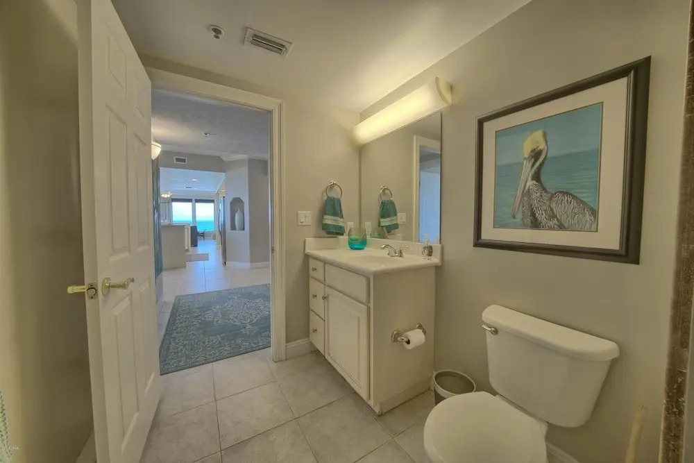 Cozy Condominium with Astonishing View from Spacious Balcony - Unit 0401 by RedAwning