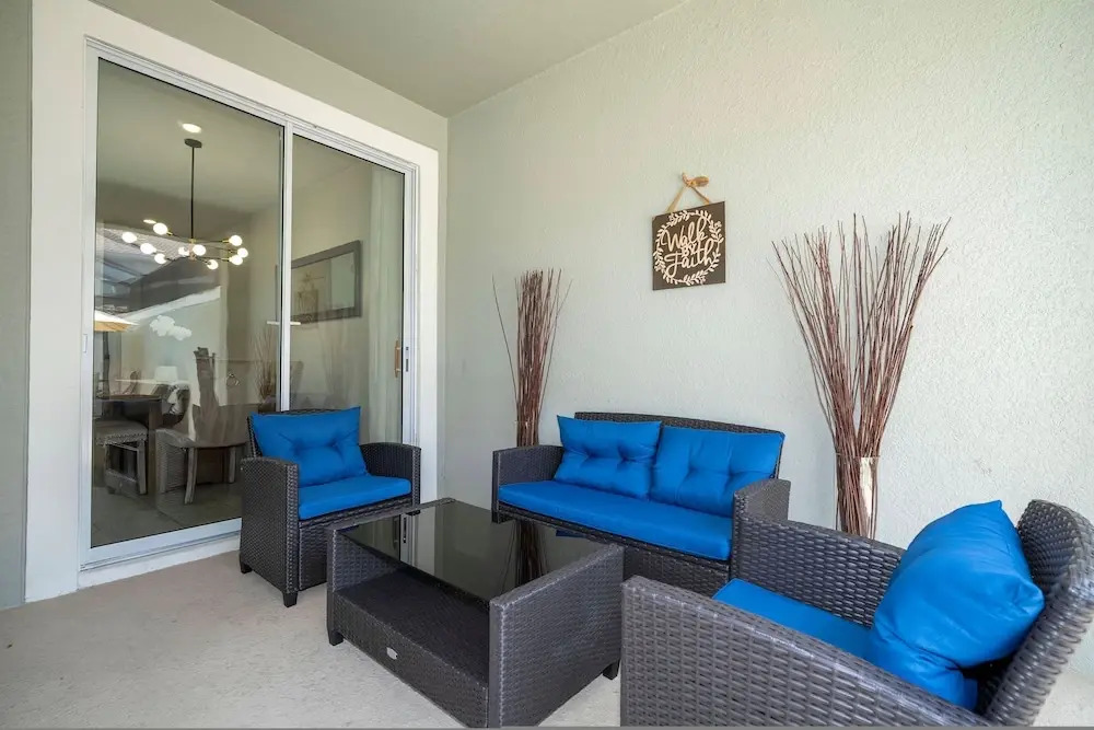 Beautiful 4 BR Close to Disney