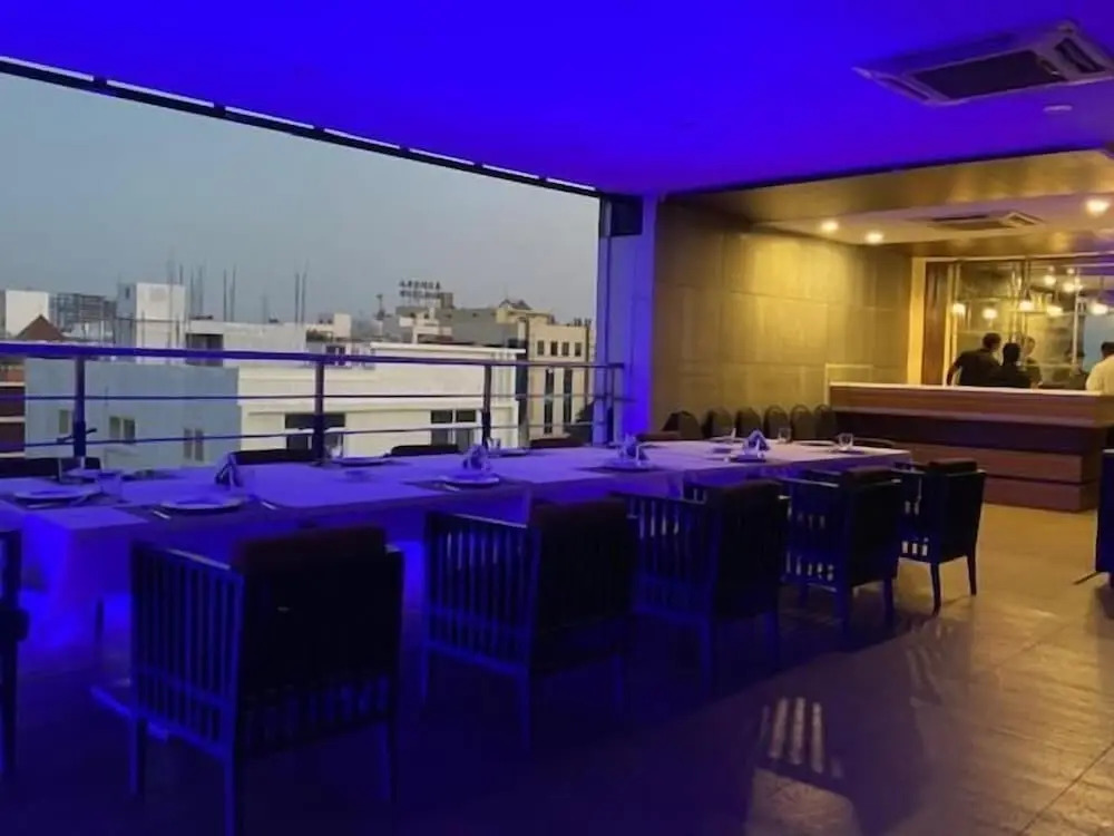 Ebony Boutique Hotel