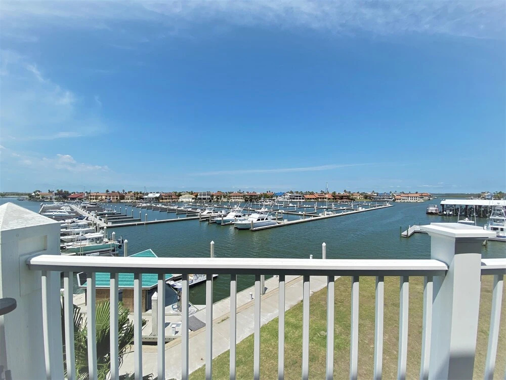 Marina's Edge 3 Bedroom Townhouse by Redawning
