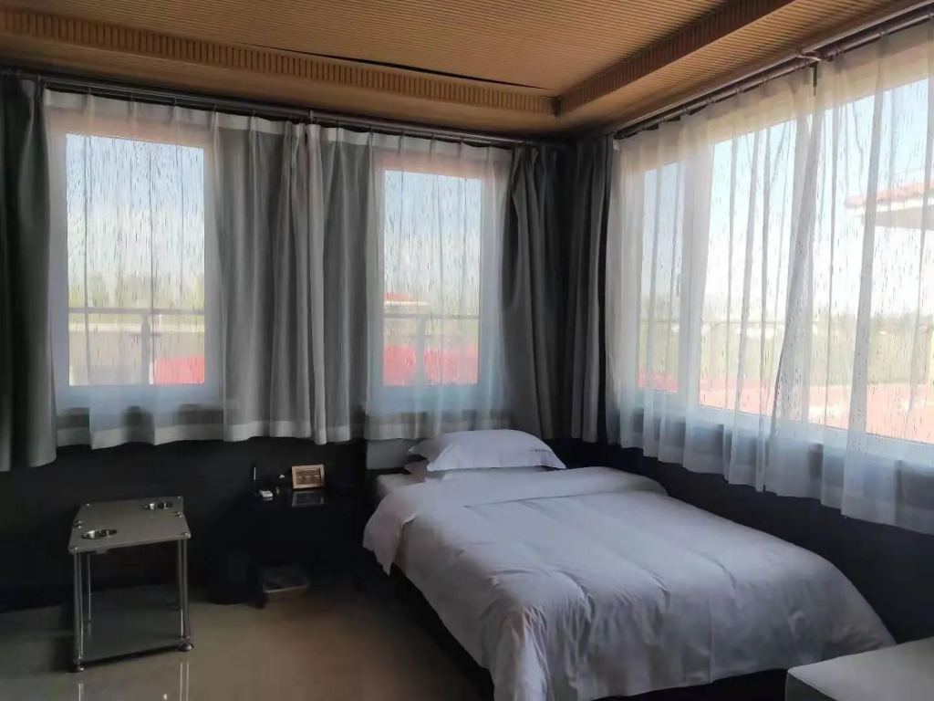 IU Hotels· Xincheng Haibing University Store
