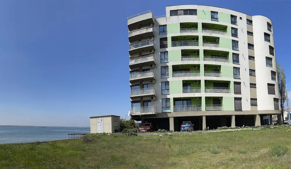 Apart holiday Tania Mamaia