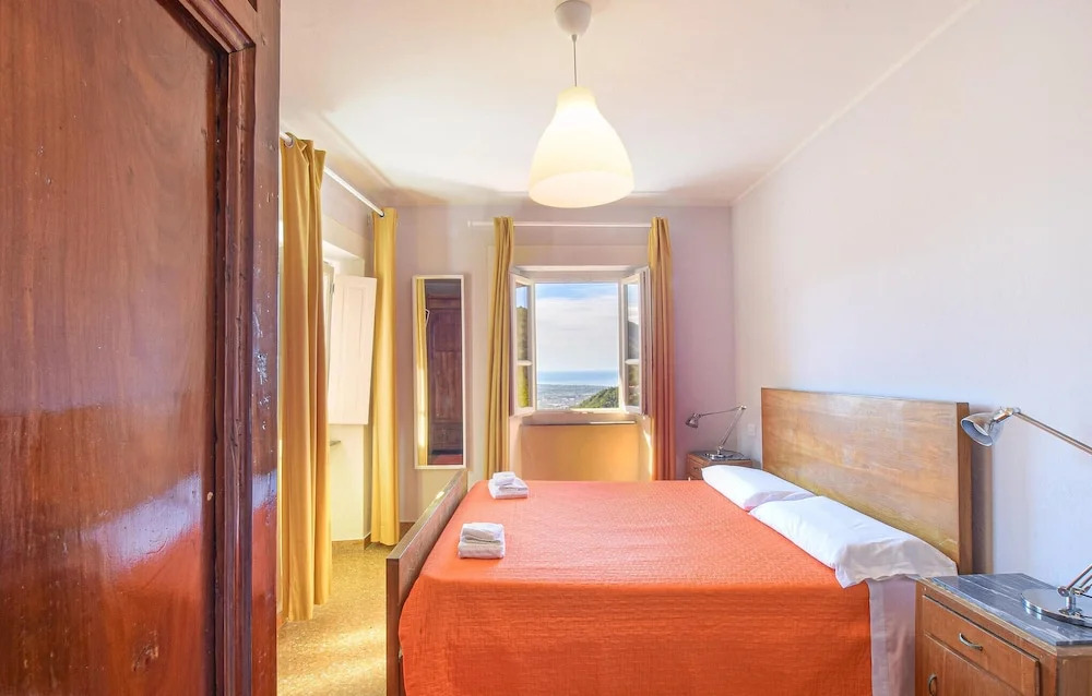 5 Bedroom Amazing Home In Fabbiano