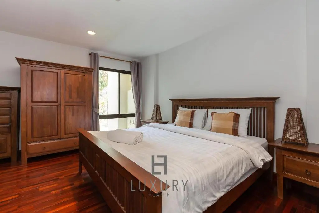 Amazing 5 Bedroom Condo on the Beach SP