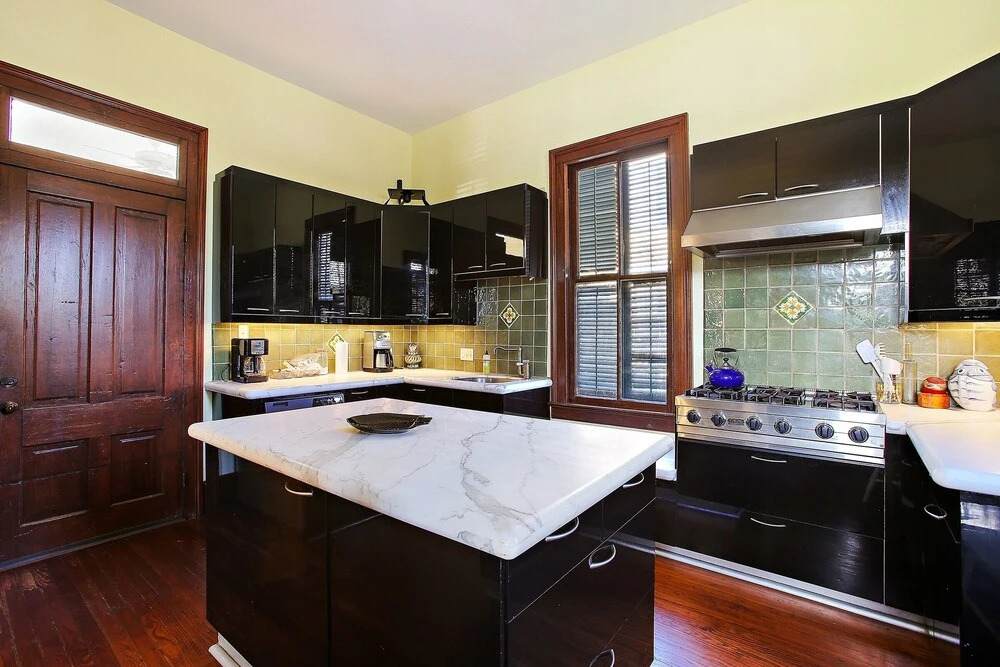 1886 Victorian 4 Bedroom Home by Redawning