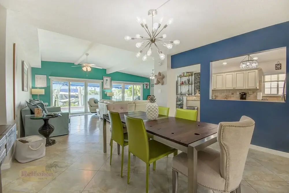 Water Lover's Paradise - Weekly Rental 2 Bedroom Home by Redawning
