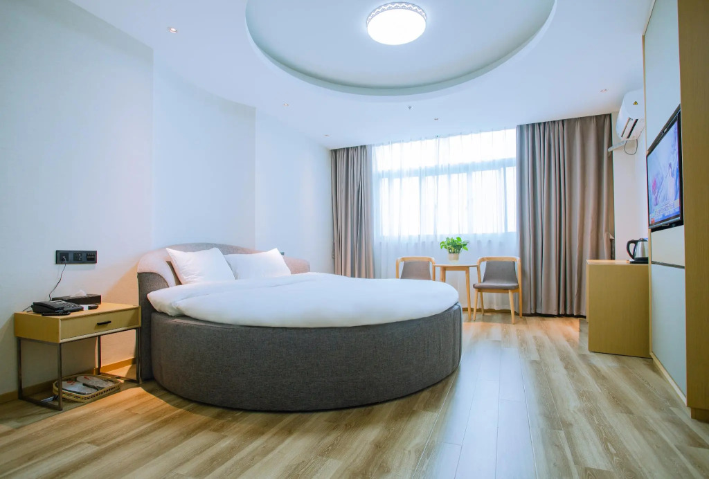 Elan Inn Jingjiang Taihe Wuyue Plaza