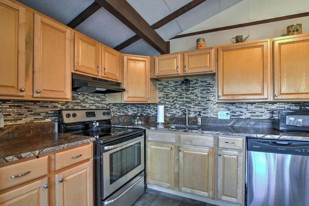 Family Retreat w/ Trail Access in Beech Mountain!