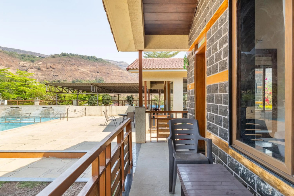 La Sole Couple Stays by LonaVilla