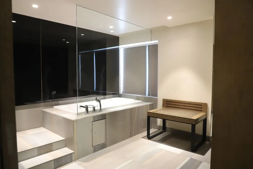 The Cruze Premium Boutique Hotel