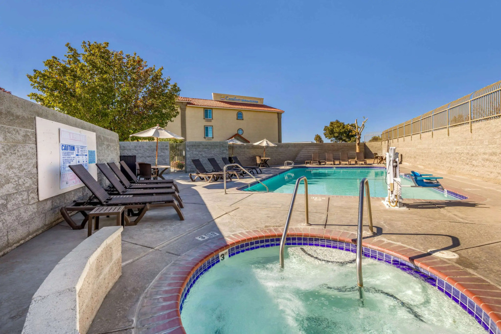 Comfort Inn & Suites Lancaster Antelope Valley