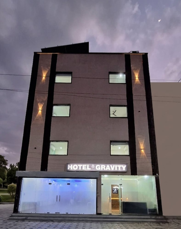Hotel Gravity by De Tulip