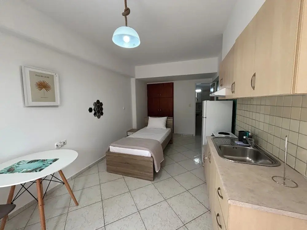 Happy Apartments