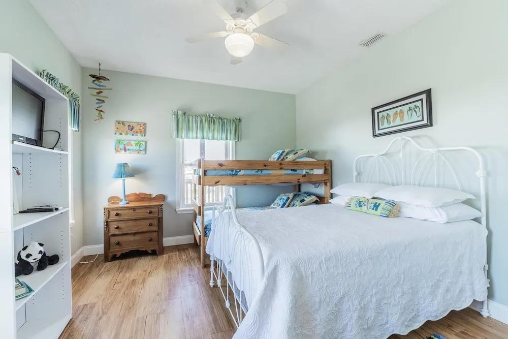011 Chill Out Dauphin 4 Bedroom Home