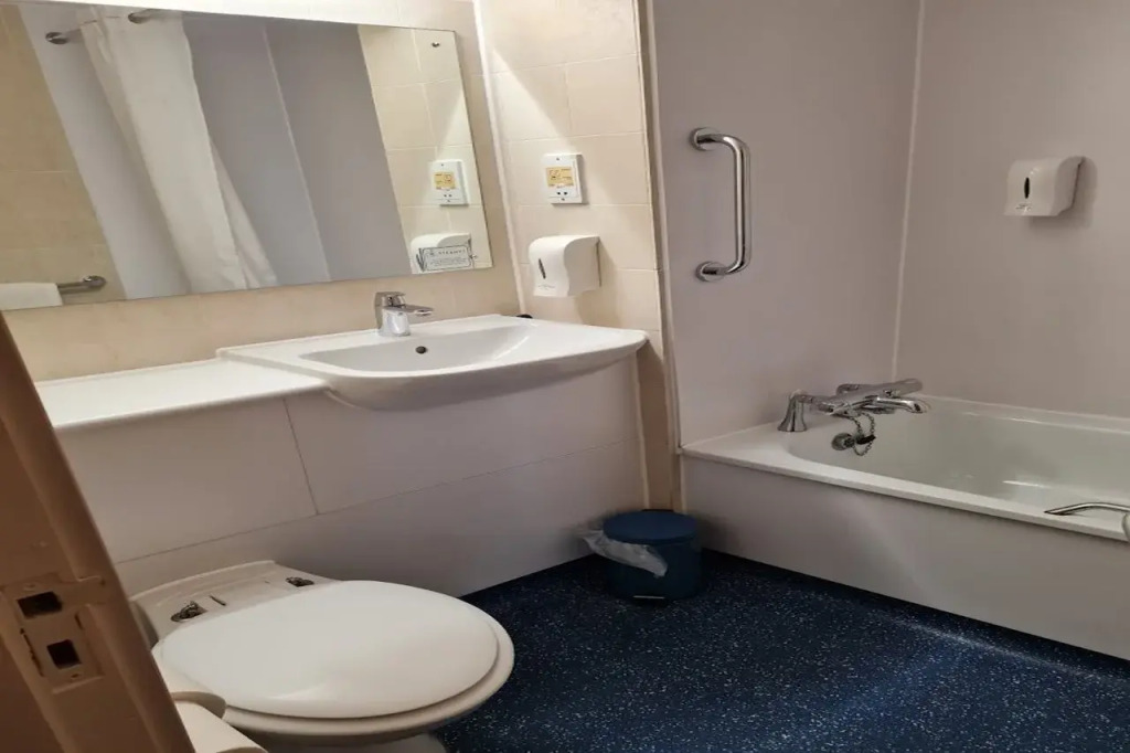 Travelodge Manchester Birch M62 Eastbound