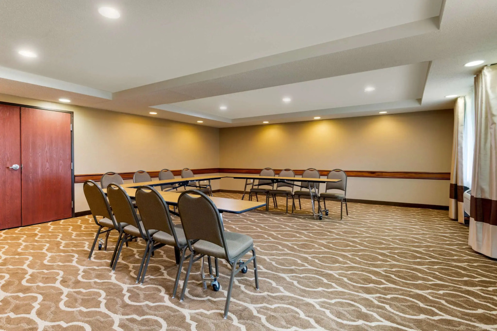 Comfort Inn & Suites Milford