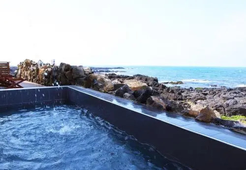 Jeju Namoo-n-sea Pension