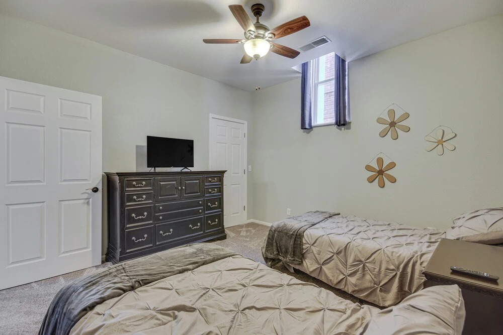 Pet-friendly Downtown Fulton Apt w/ Smart TV!